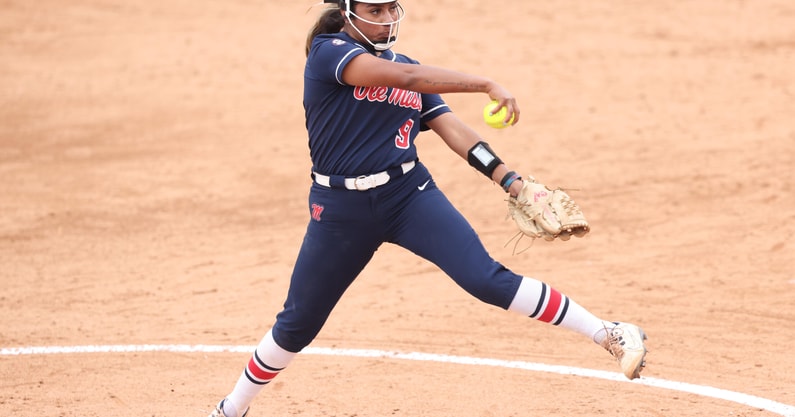NCAA Softball: Fayetteville Super Regional-Mississippi at Arkansas