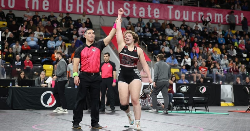 Libby Dix hand raised