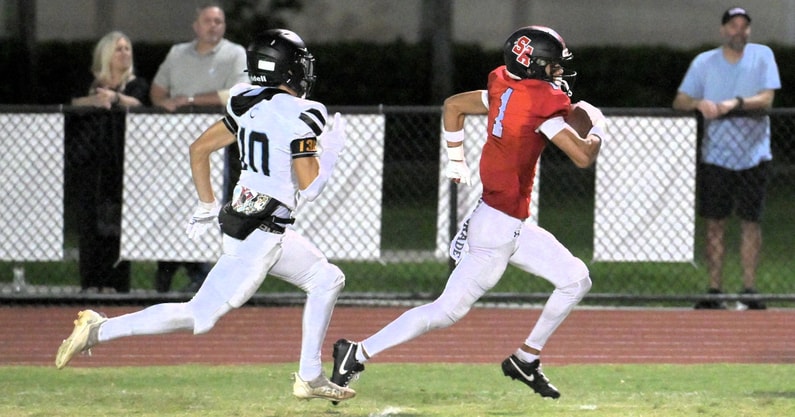 Dylan Faison runs away from a defender during his junior season at Boca Raton (Fla.) Saint Andrew’s.