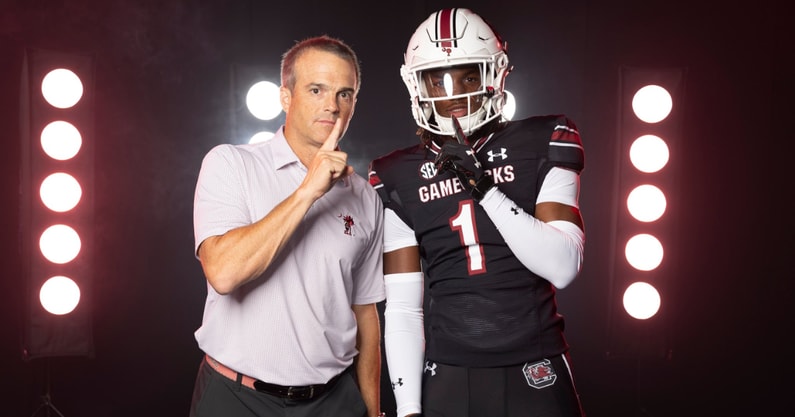 South Carolina wide receiver target Somourian Wingo with head coach Shane Beamer. Photo credit: Somourian Wingo | _somourianwingo on Twitter/X