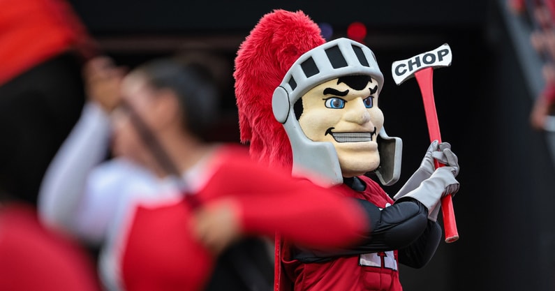 Rutgers Scarlet Knight mascot