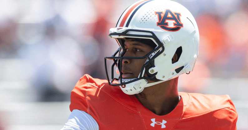 Auburn QB Deuce Knight