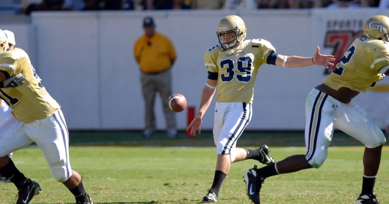 Durant Brooks punting at Georgia Tech