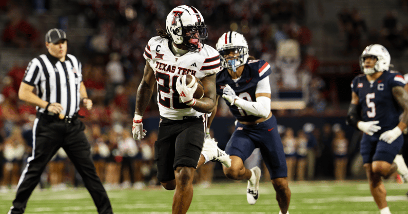 Texas Tech running back Tahj Brooks scoring against Arizona