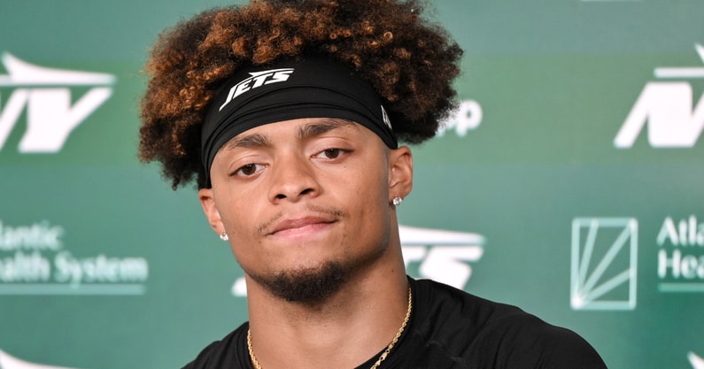 Jets QB Justin Fields