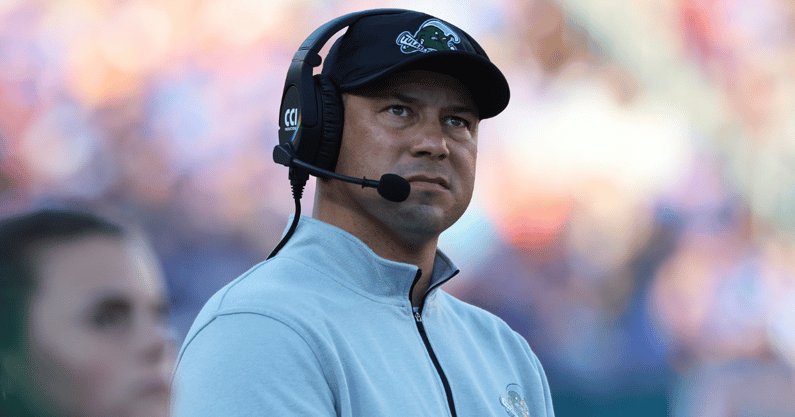 Tulanes-Jon-Sumrall-explains-his-approach-to-being-linked-to-other-head-coaching-jobs