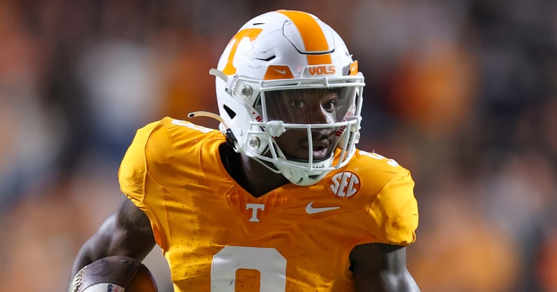 Treylon-Burks-injury-update-Titans-sign-Ramel-Keyton-following-collarbone-fracture