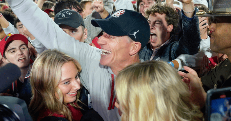 Brent-Venables-jokes-about-his-excitement-to-travel-to-Tuscaloosa-for-Alabama-rematch