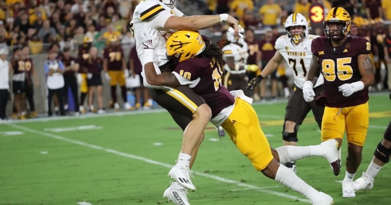 ASU defensive end Clayton Smith