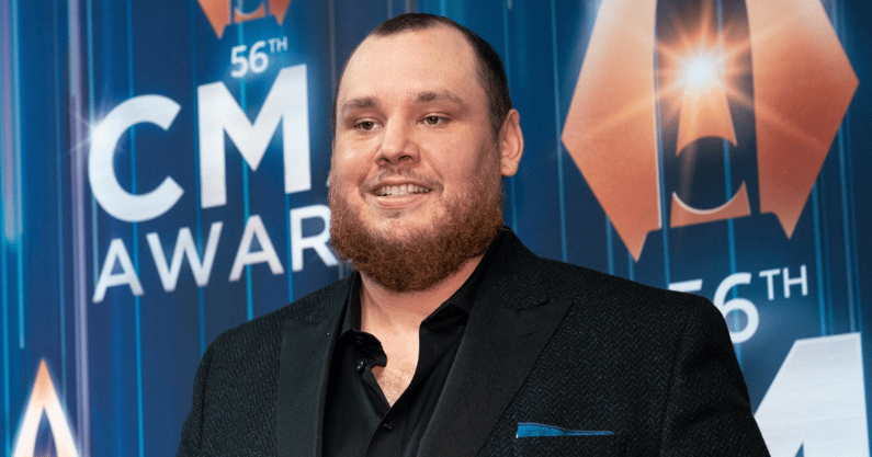 Luke-Combs-calls-Backyard-Brawl-between-West-Virginia-Pittsburgh-the-most-underrated-rivalry