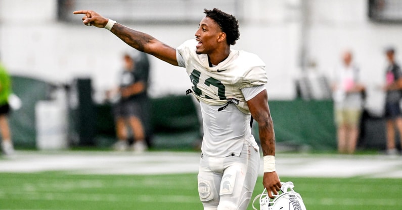 Michigan State's Malik Spencer communicates with teammates during camp on Monday, Aug. 5, 2024, at the indoor practice facility in East Lansing. - Nick King, USA TODAY Sports