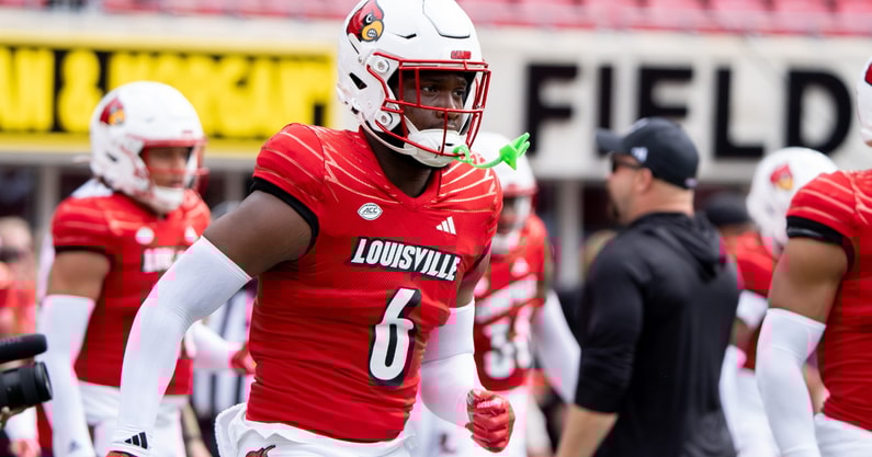 Louisville Cardinals linebacker Stanquan Clark (6) warms up ahead of their game against the Austin Peay Governors on Saturday, Aug. 31, 2024 at L&N Federal Credit Union Stadium in Louisville, Ky.