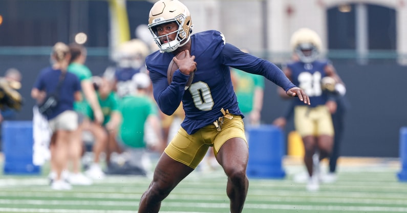 Notre Dame wide receiver Malachi Fields