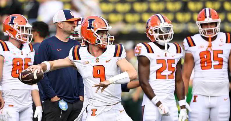 NCAA Football: Illinois at Oregon