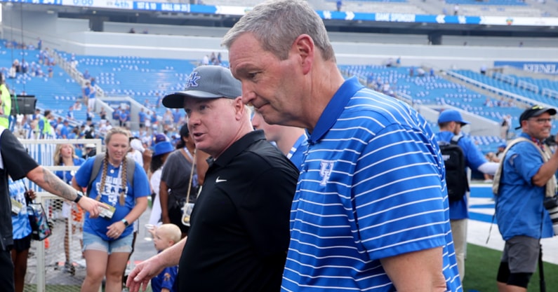 mark-stoops-shoots-down-reports-that-kentucky-football-is-being-shortchanged-with-revenue-sharing