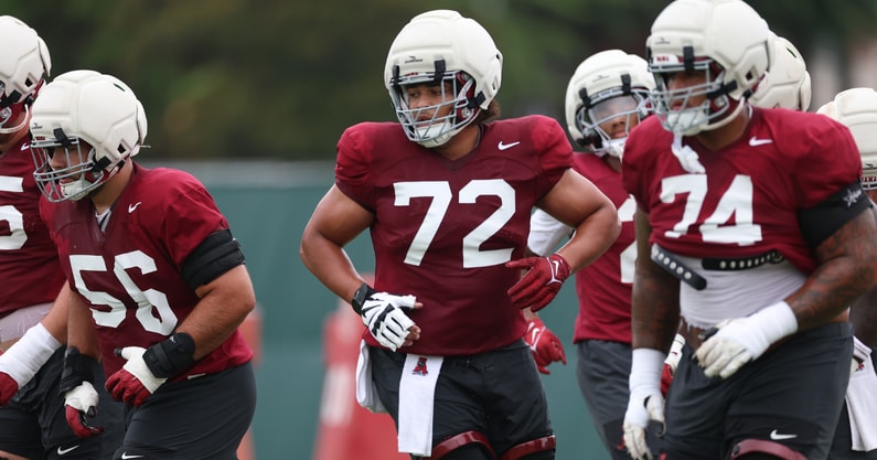 Alabama OL Geno VanDeMark, Parker Brailsford and Kadyn Proctor