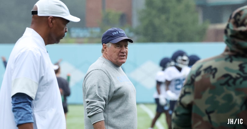 Bill Belichick coaching training camp