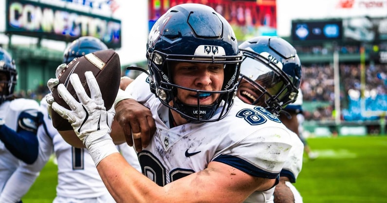 UConn Football tight end Alex Honig at the 2024 Fenway Bowl