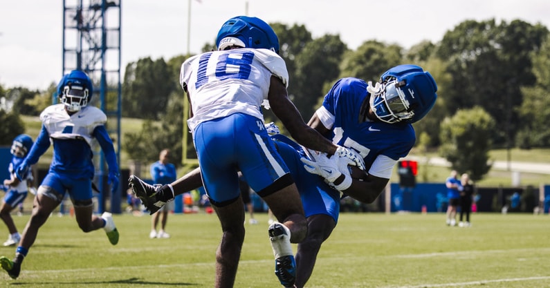 Copy of Copy of four-star-julian-phillips-discusses-recruitment-official-visits (13)