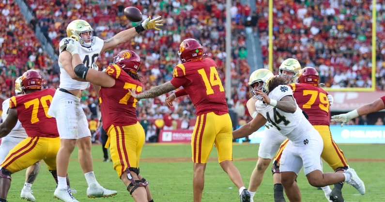 Notre Dame DEs Joshua Burnham and Junior Tuihalamaka vs. USC