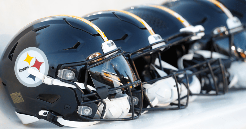 Pittsburgh-Steelers-sign-QB-Logan-Woodside-after-Will-Howard-injury