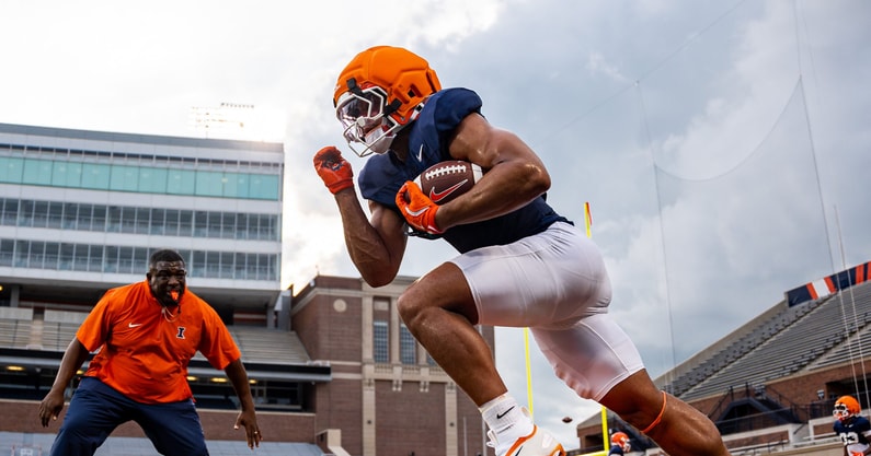 Illini running back drill