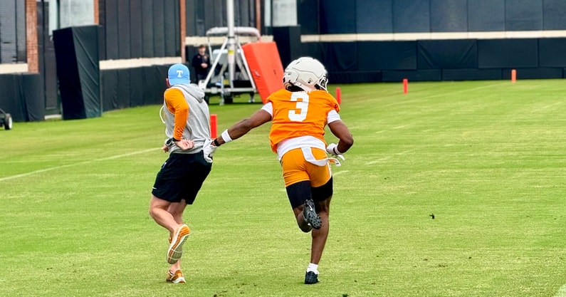 Tennessee defensive back Jermod McCoy