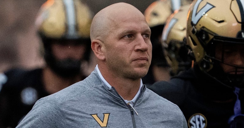 Clark-Lea-calls-on-Vanderbilt-run-game-to-develop-chemistry-improve
