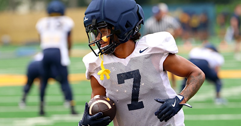 West Virginia wide receiver Jarod Bowie