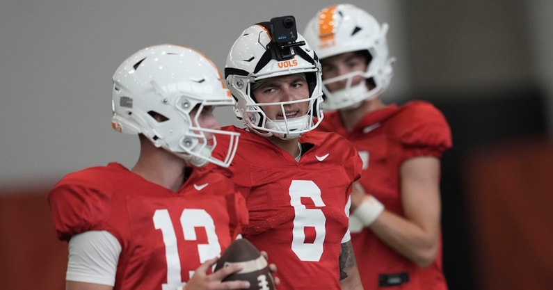 Caitie McMekin/News Sentinel / USA TODAY NETWORK via Imagn Images | Tennessee quarterback Joey Aguilar (6) during Tennessee football preseason practice, in Knoxville, Tennessee, Aug. 5, 2025.