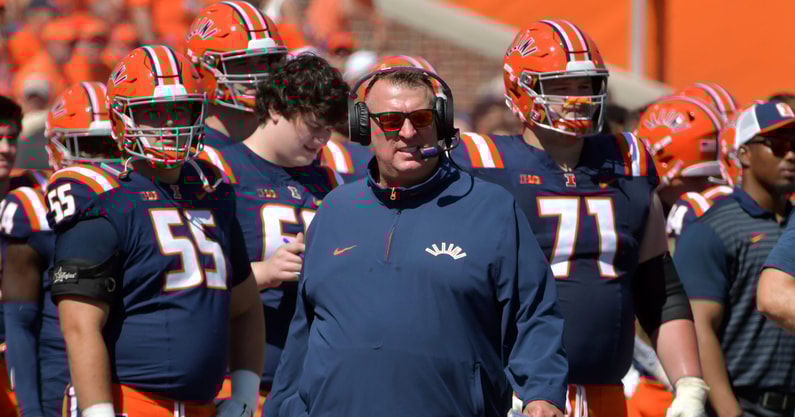 NCAA Football: Central Michigan at Illinois