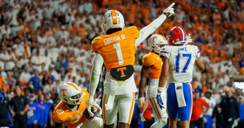 Angelina Alcantar/News Sentinel / USA TODAY NETWORK via Imagn Images | Tennessee defensive back Rickey Gibson III (1) points after a fumble during a NCAA football game between Tennessee and Florida in Neyland Stadium, in Knoxville, Tenn., Oct. 12, 2024.