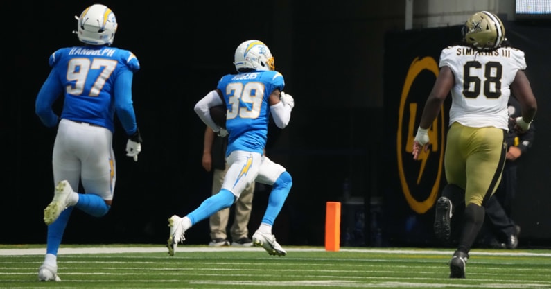 Los Angeles Chargers cornerback Eric Rogers