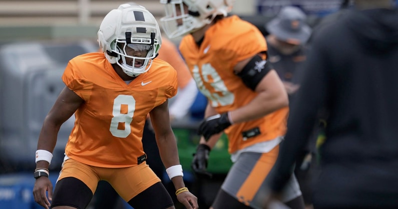Caitie McMekin/News Sentinel / USA TODAY NETWORK via Imagn Images | Tennessee defensive back Colton Hood (8) during Tennessee football preseason practice, in Knoxville, Tennessee, Aug. 5, 2025.