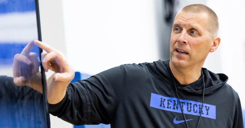 Mark-Pope-endorses-40-game-regular-season-in-college-basketball