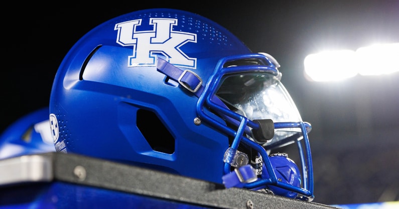 Cole-Lanter-injury-update-Mark-Stoops-reveals-Kentucky-WR-sidelined-for-the-season