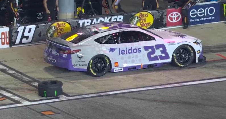 Bubba Wallace loses wheel on pit road, finishes stop with Chase Briscoe's  pit crew at Richmond