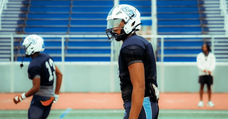 2027 tight end Sydney Padilla during training camp