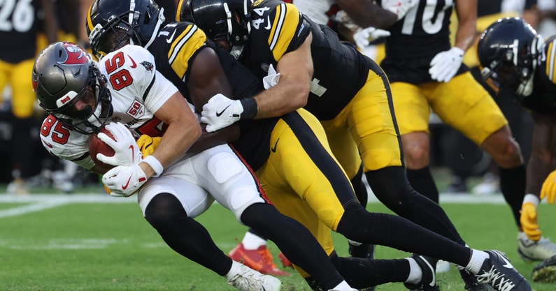 NFL: Tampa Bay Buccaneers at Pittsburgh Steelers