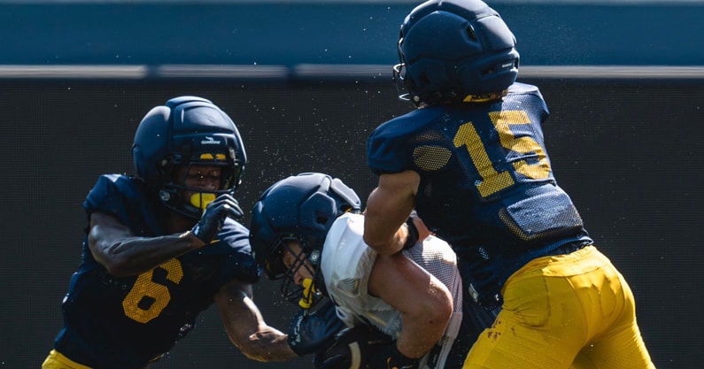 West Virginia's defense closes in the receiver