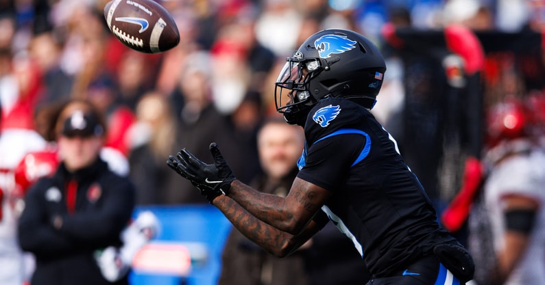 NCAA Football: Louisville at Kentucky