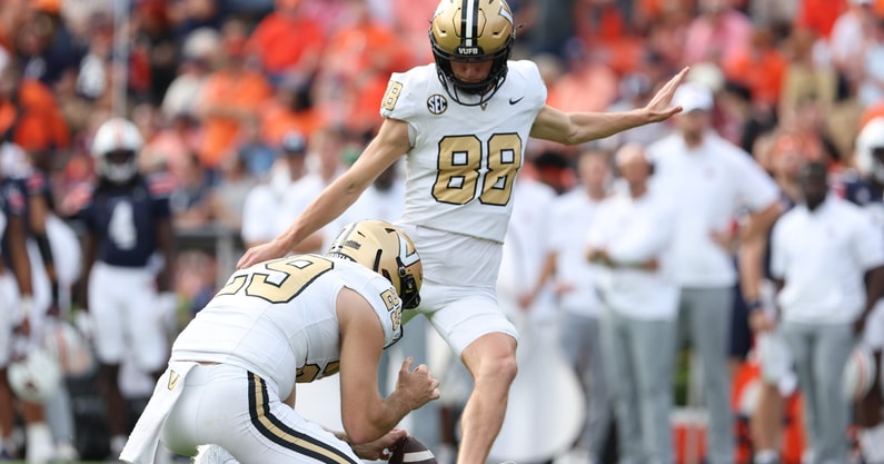 NCAA Football: Vanderbilt at Auburn