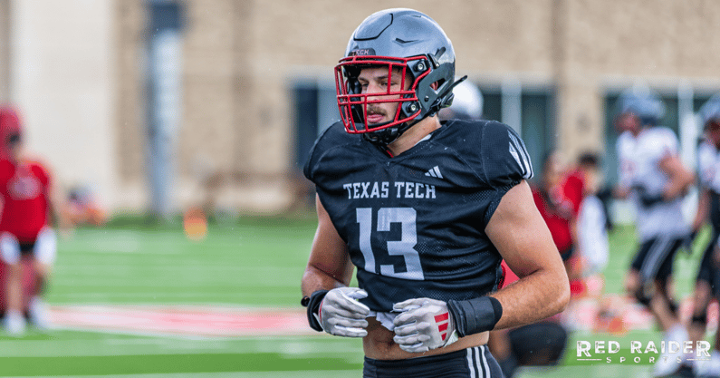Texas Tech linebacker Ben Roberts (photo by Pat Cockrell/RedRaiderSports.com)
