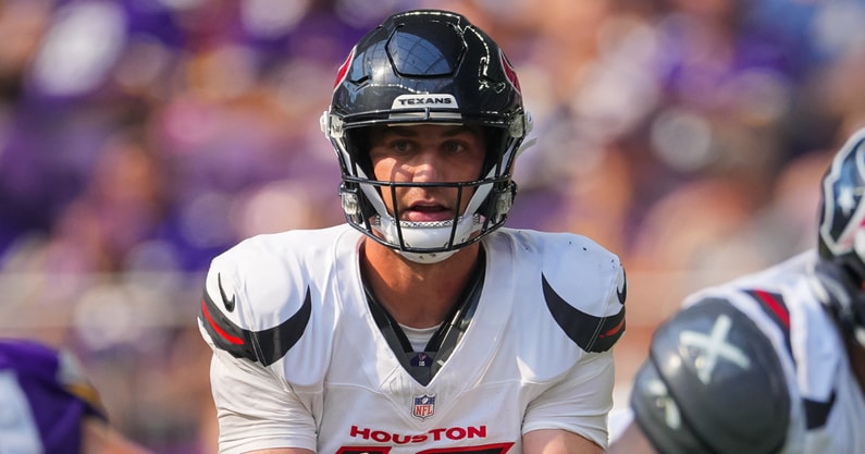 Report-Kedon-Slovis-signing-with-Arizona-Cardinals-practice-squad