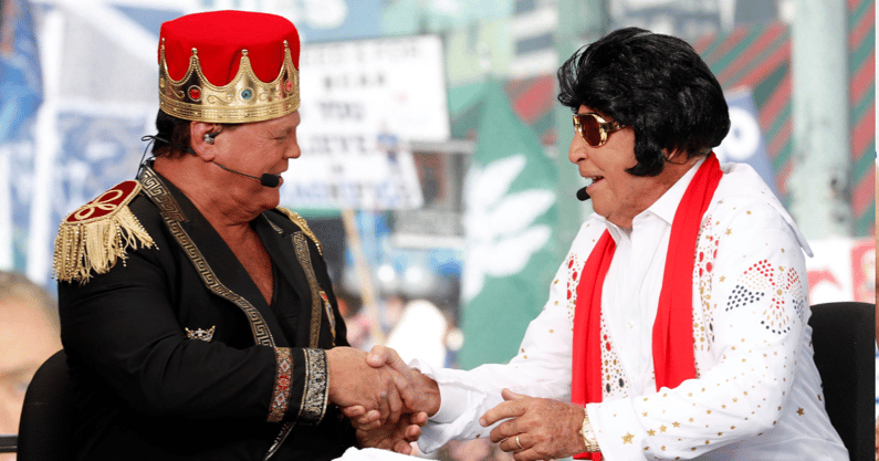 Jerry Lawler shakes hands with Lee Corso on the set of College GameDay on Saturday, Nov. 2, 2019, on Beale Street in downtown Memphis. (© Max Gersh / The Commercial Appeal, Memphis Commercial Appeal via Imagn Content Services, LLC)
