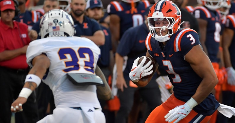 NCAA Football: Western Illinois at Illinois