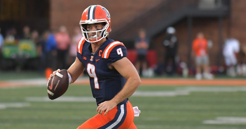 NCAA Football: Western Illinois at Illinois