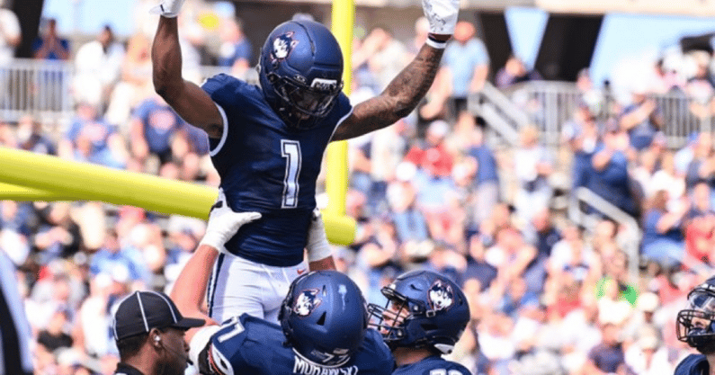 UConn Football wide receiver Skyler Bell