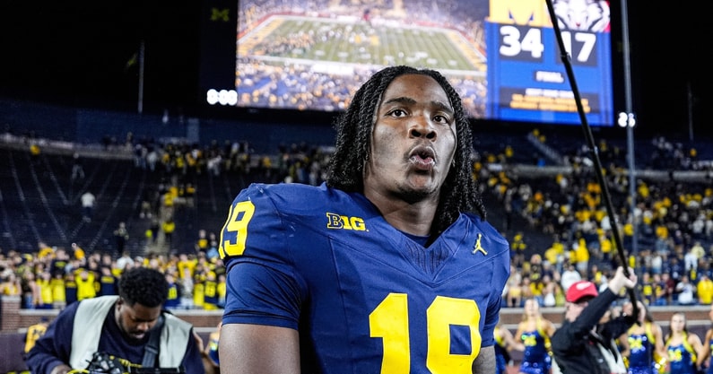 Michigan Wolverines football quarterback Bryce Underwood threw his first touchdown pass in college versus New Mexico. (Photo by Junfu Han / USA TODAY NETWORK via Imagn Images)