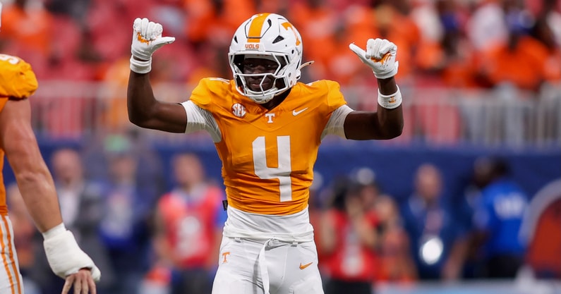 Aug 30, 2025; Atlanta, Georgia, USA; Tennessee Volunteers defensive back Ty Redmond (4) reacts after a stop against the Syracuse Orange in the second quarter at Mercedes-Benz Stadium. Mandatory Credit: Brett Davis-Imagn Images